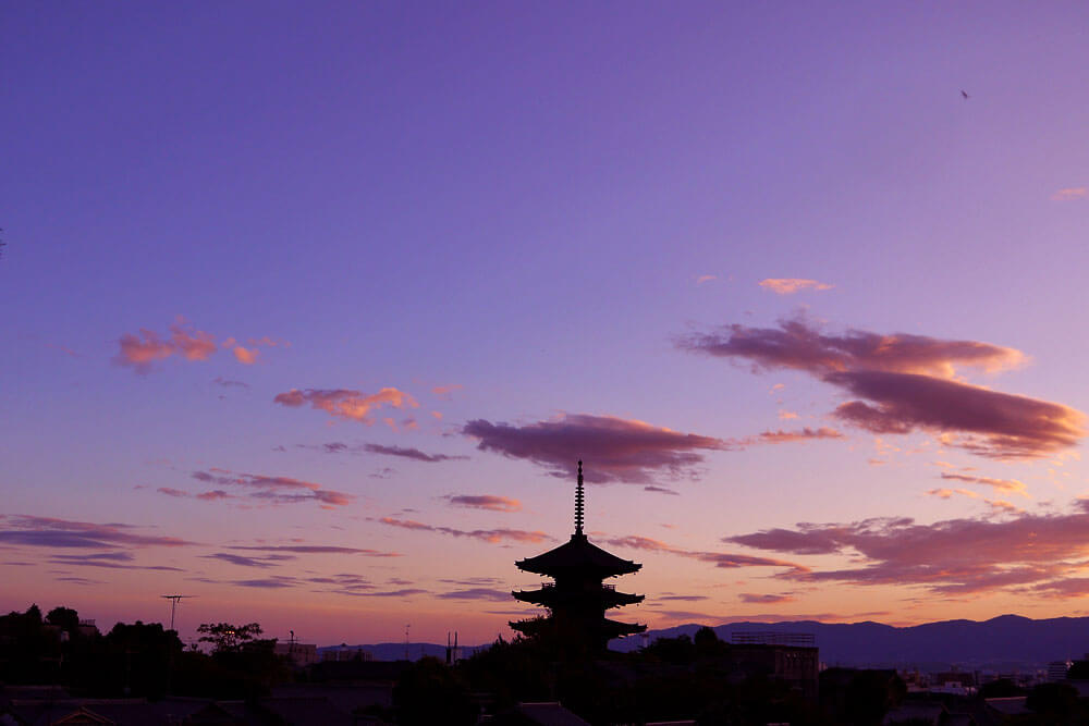 夜の京都八坂の塔